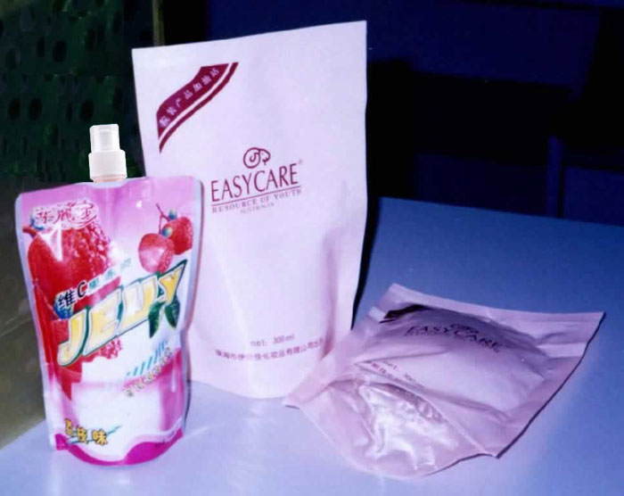 Liquid packaging bag